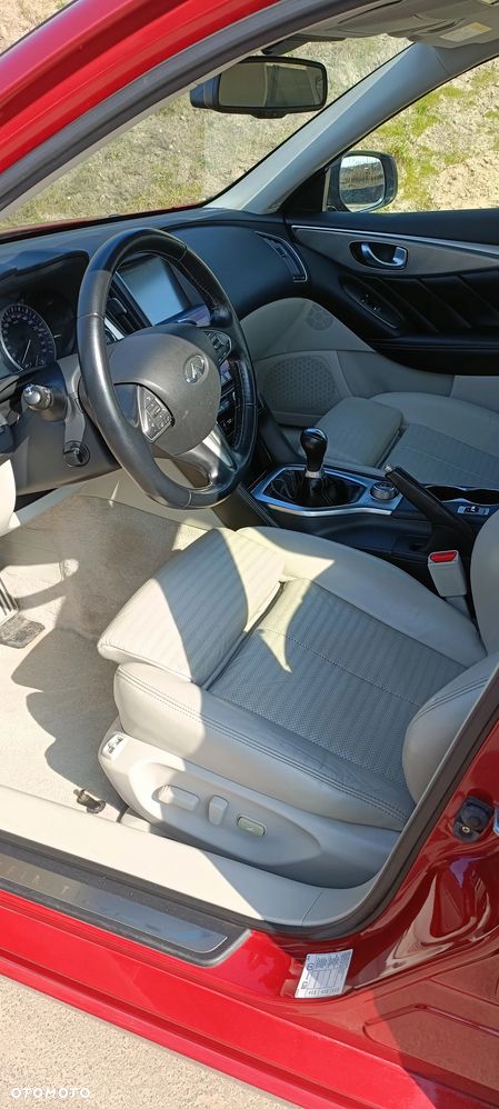 Infiniti Q50 2.2d Sport Tech - 12