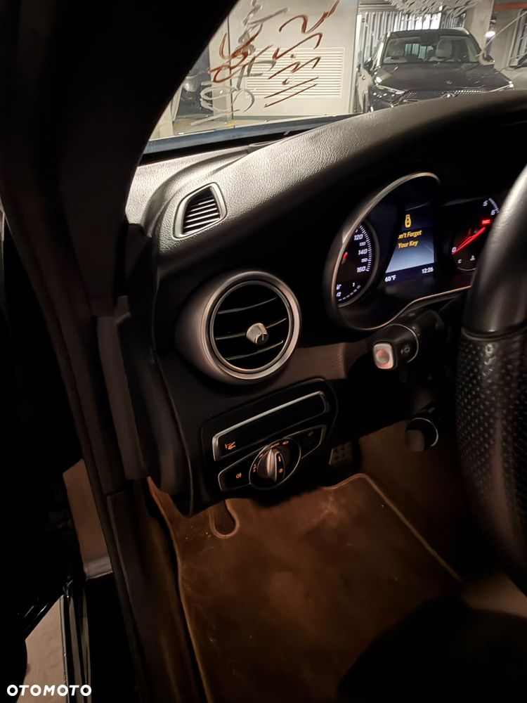 Mercedes-Benz Klasa C 300 9G-TRONIC AMG Line - 26