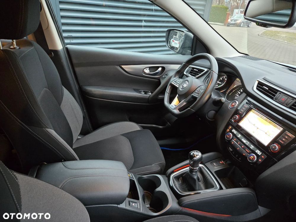 Nissan Qashqai 1.3 DIG-T N-WAY - 16