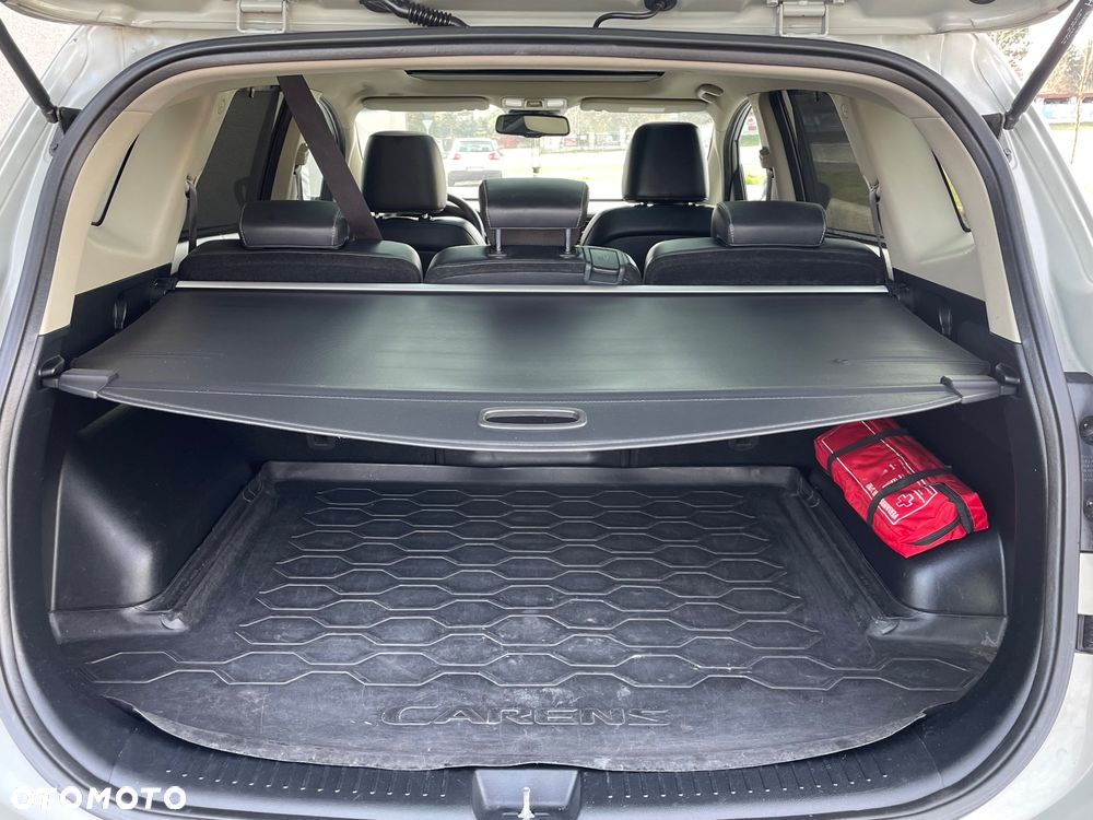 Kia Carens - 27