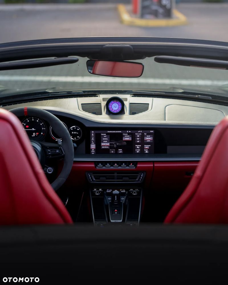Porsche 911 Carrera 4 Cabrio - 26