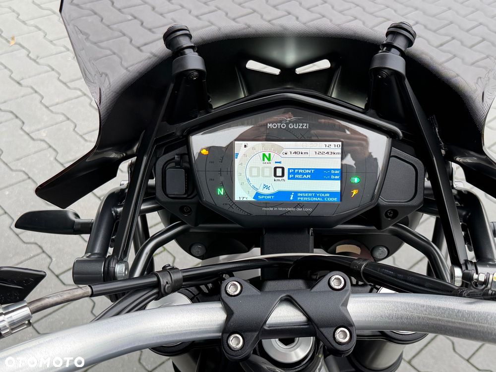 Moto Guzzi V85 - 25