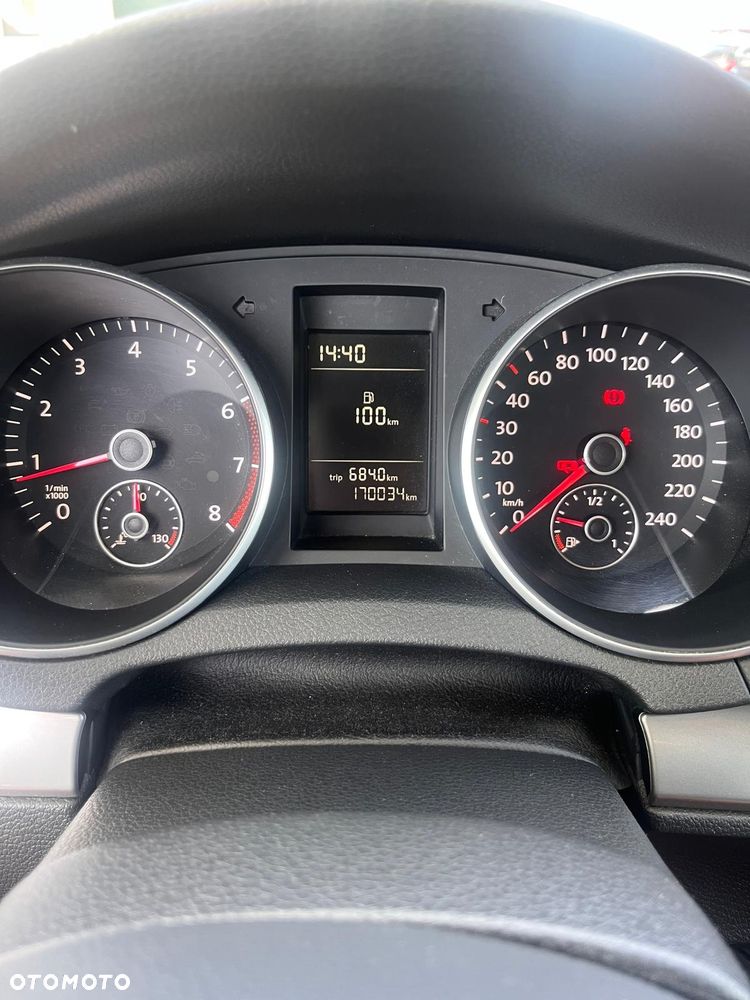 Volkswagen Golf - 8