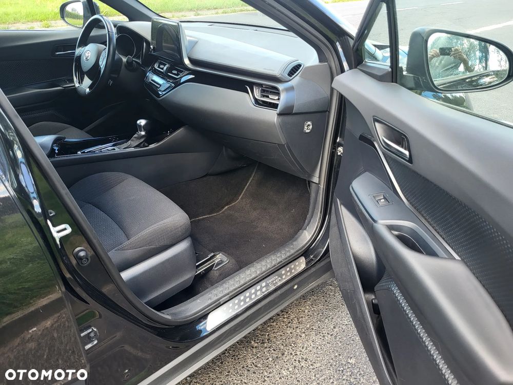 Toyota C-HR - 11