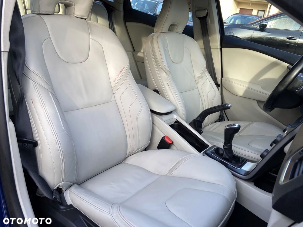 Volvo V40 D2 Ocean Race - 24