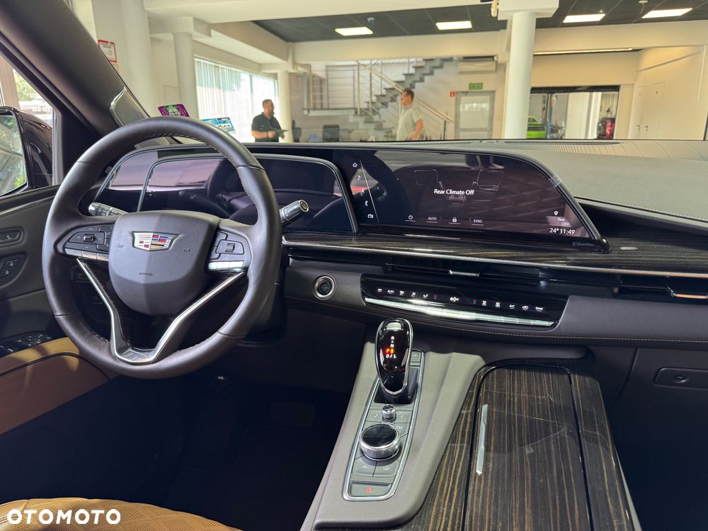 Cadillac Escalade - 35