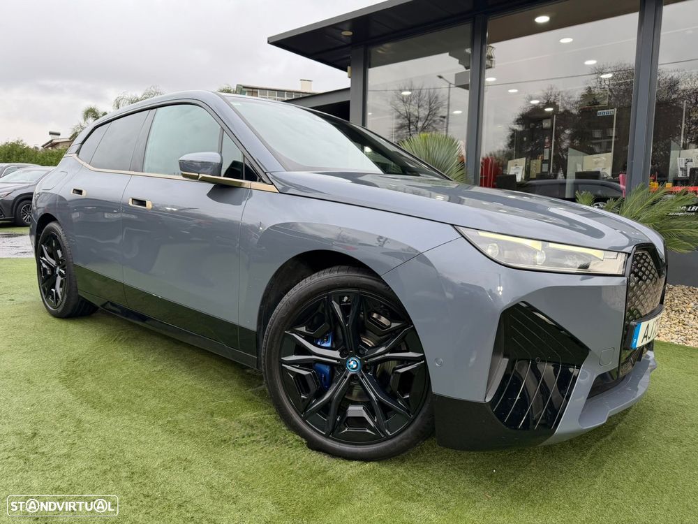 BMW iX xDrive 40 Pack Desportivo - 9