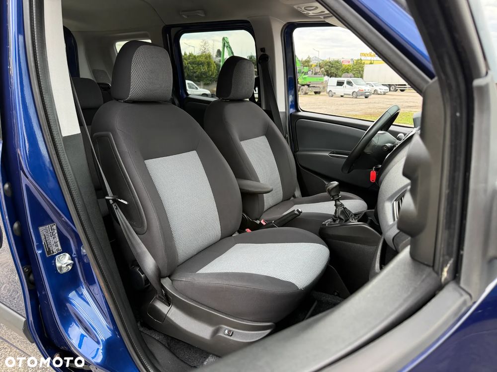 Fiat Doblo 1.4 T-Jet 16V Lounge - 24