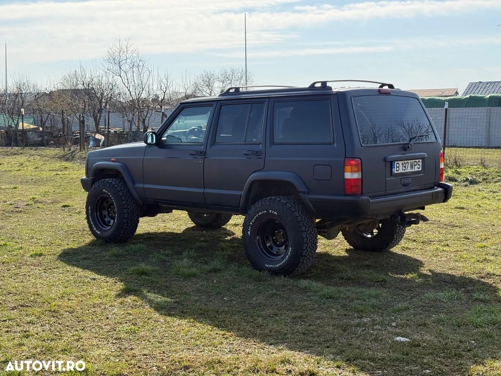 Jeep Cherokee - 4