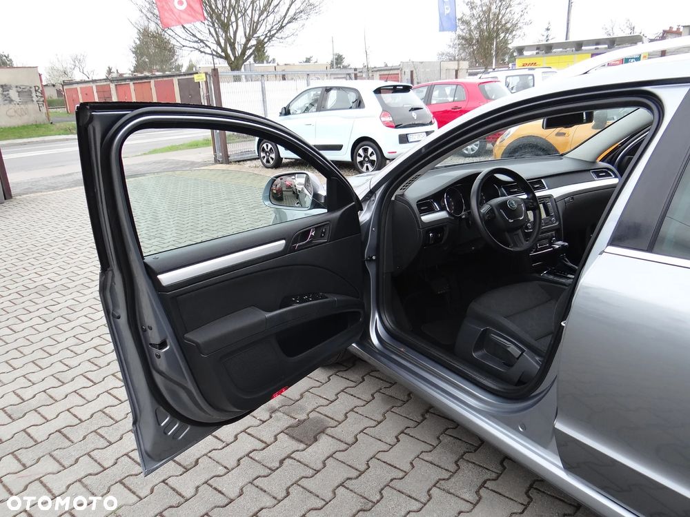 Skoda Superb 2.0 TDI DSG FAMILY - 19