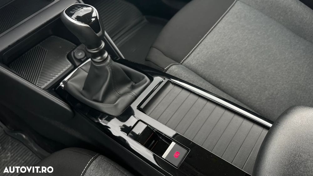 Citroën C4 BlueHDi 110 Stop&Start FEEL - 11