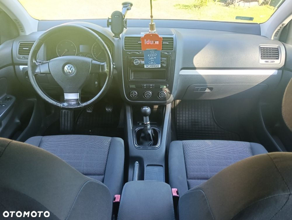 Volkswagen Golf - 6