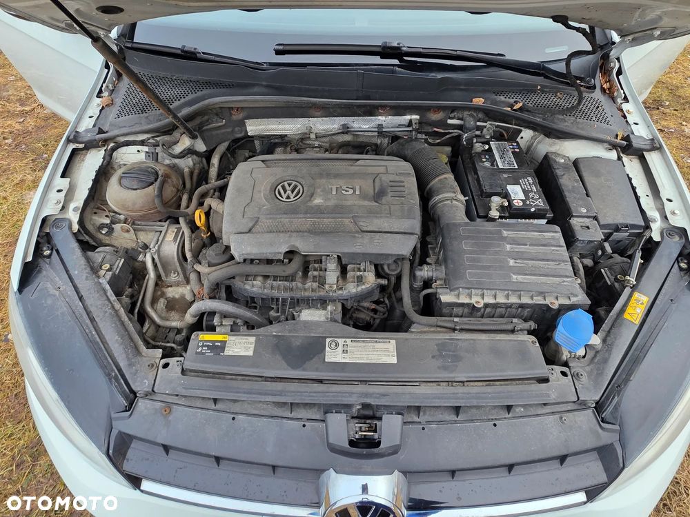 Volkswagen Golf - 22