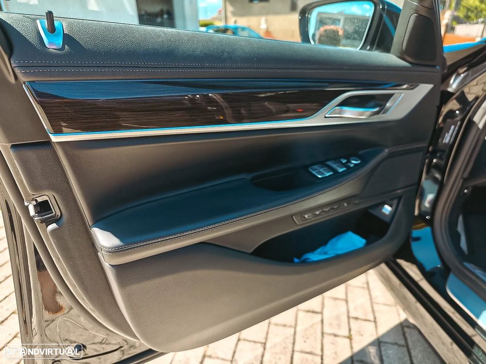 BMW 745 e iPerformance Pack M Auto - 12
