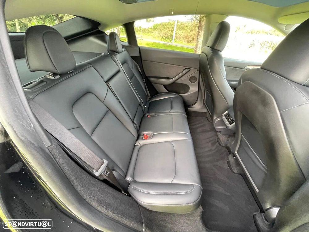 Tesla Model Y Performance Dual Motor AWD - 31