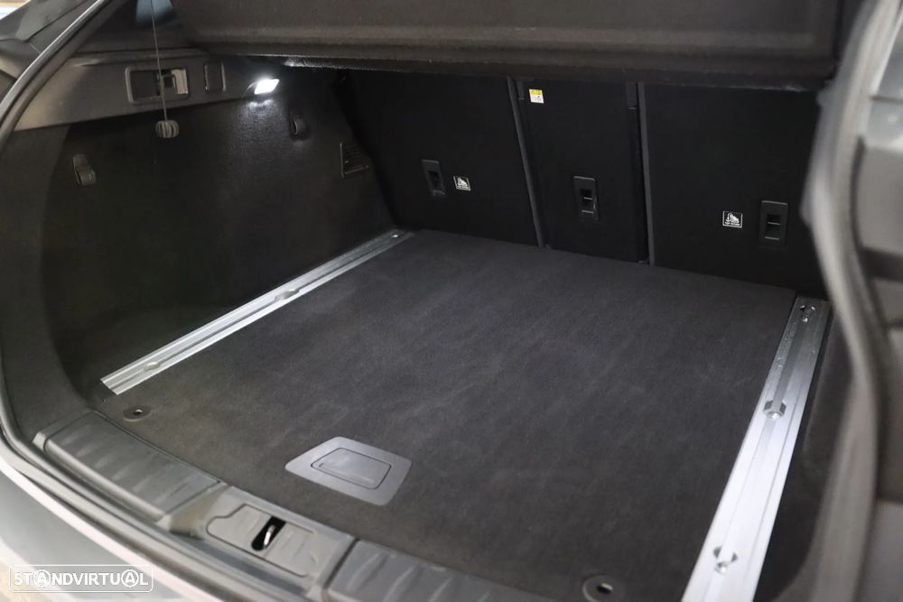 Jaguar F-Pace 25d AWD Aut. R-Sport - 26