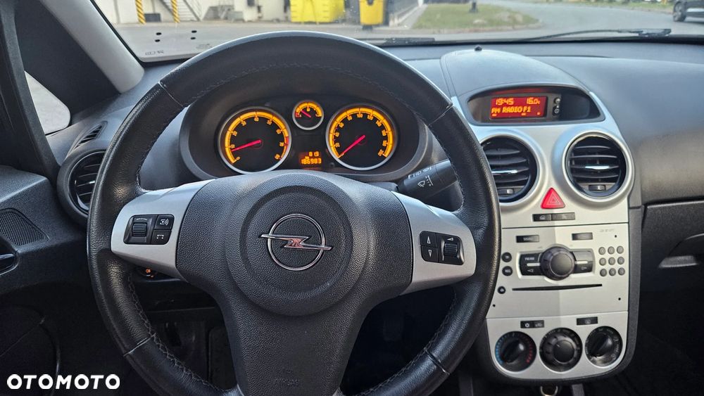 Opel Corsa 1.4 16V Satellite - 26