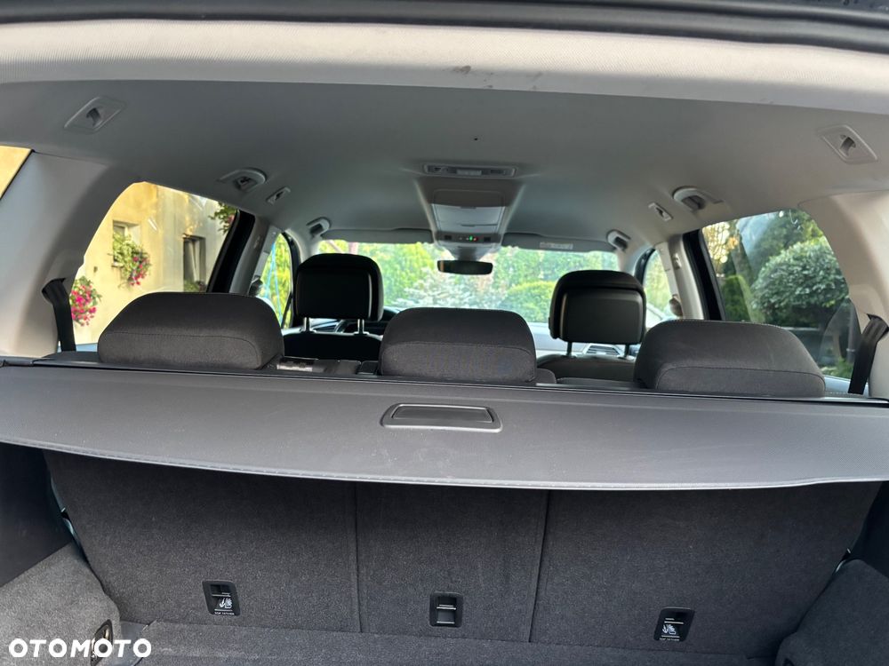 Volkswagen Tiguan Allspace - 16