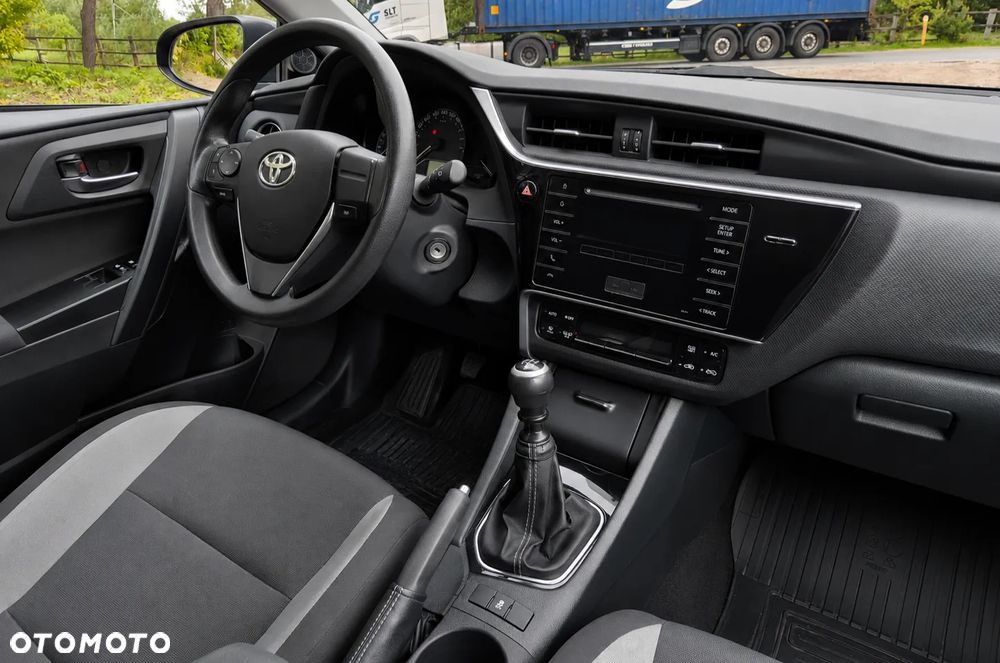 Toyota Auris 1.6 Classic Plus - 9