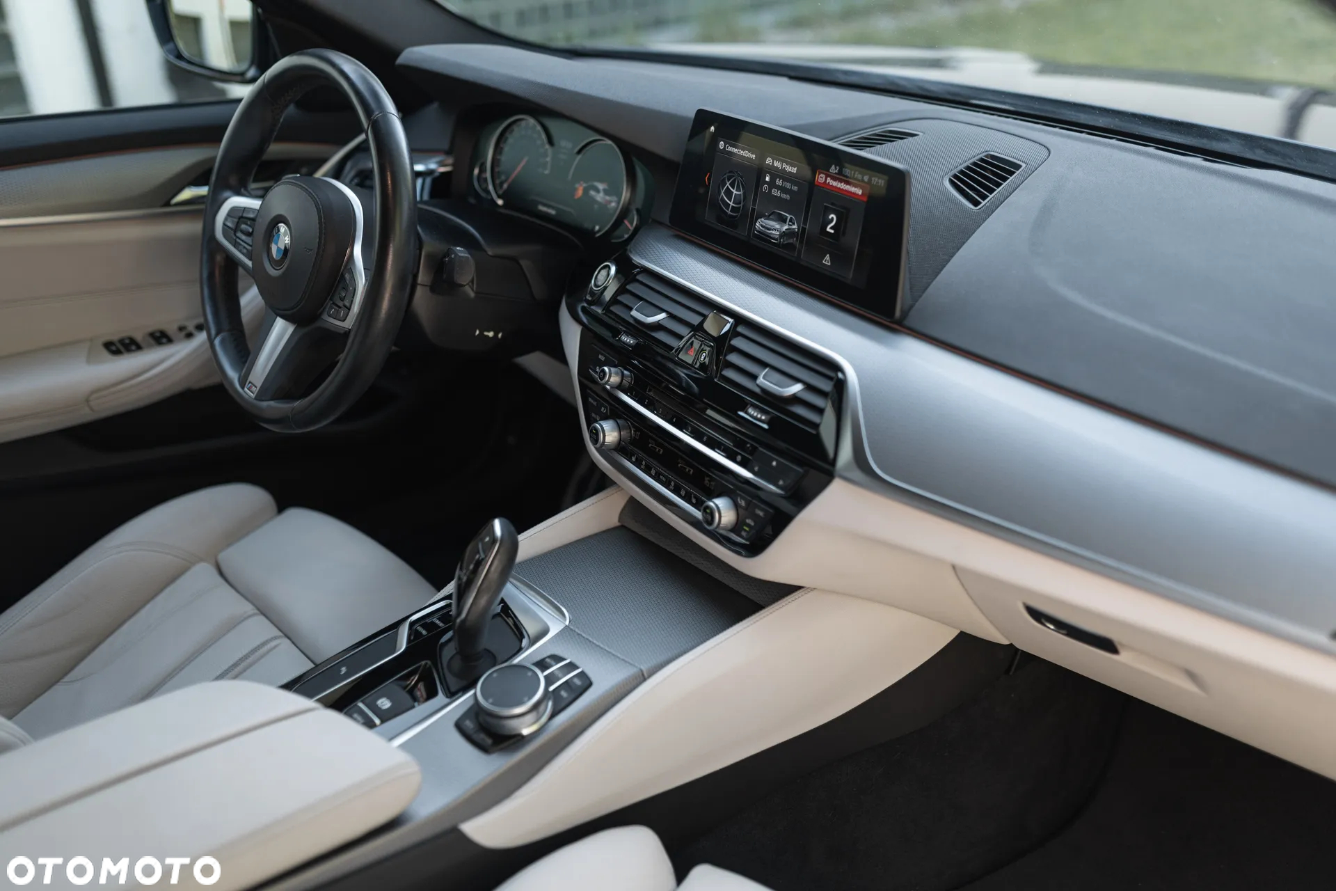 BMW Seria 5 520d xDrive Sport - 13