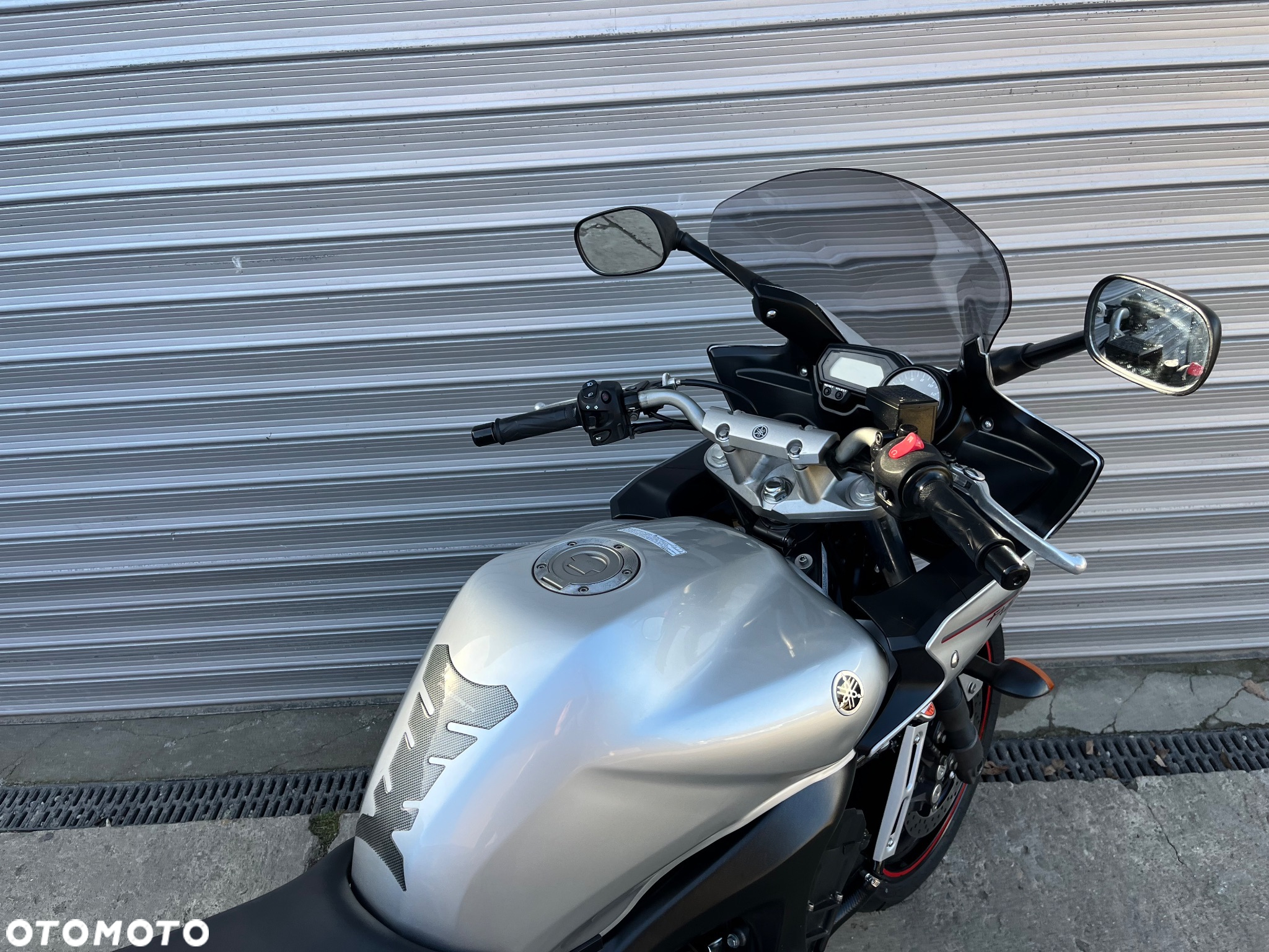 Yamaha FZ6 - 16