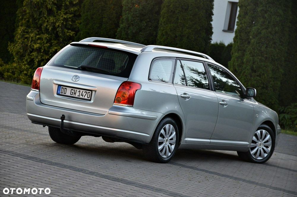 Toyota Avensis - 16