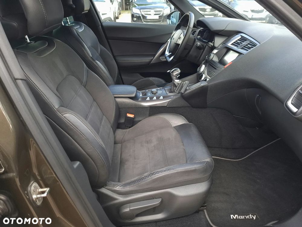 Citroën DS5 HDi 165 SoChic - 23