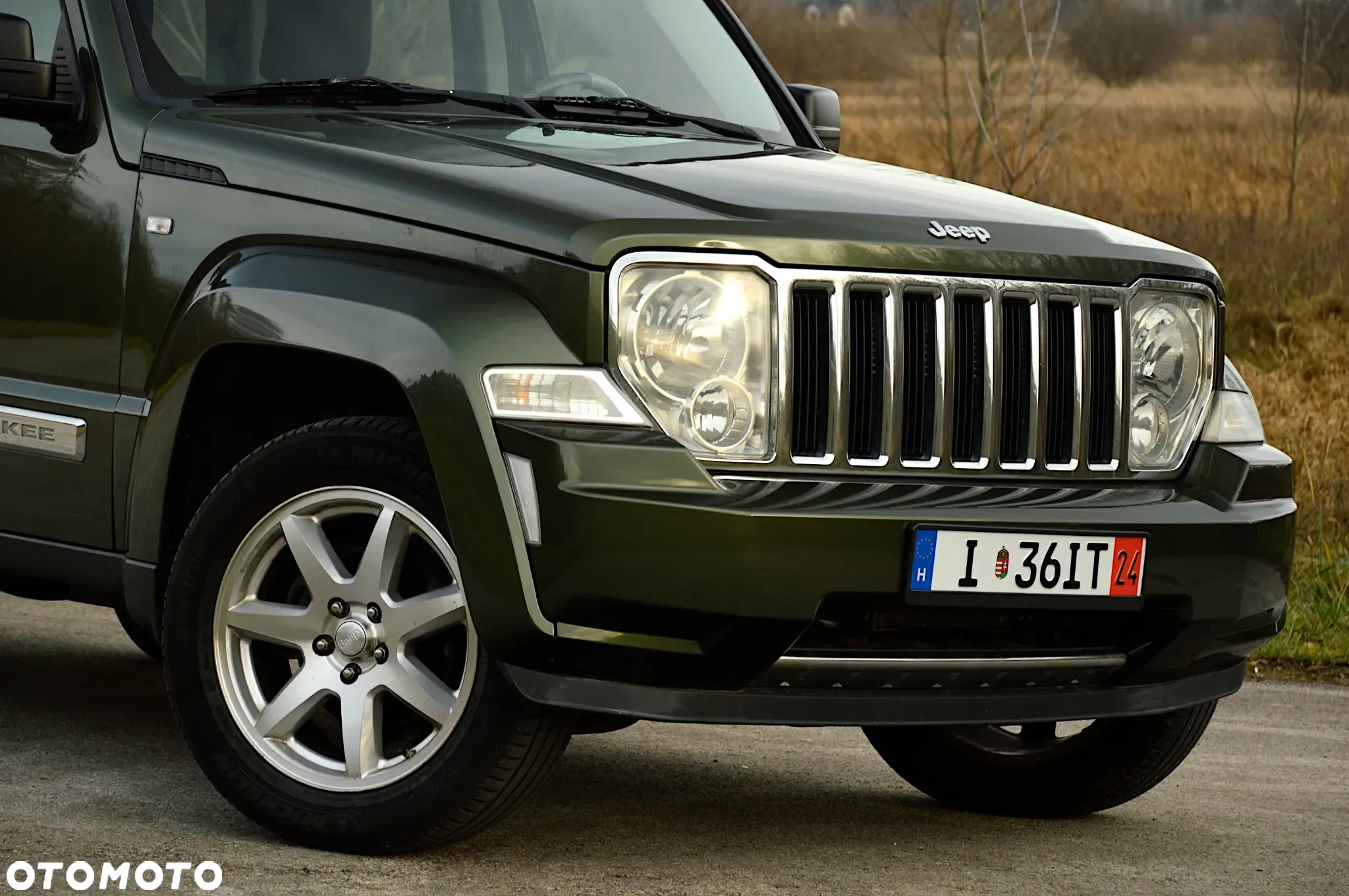 Jeep Cherokee - 19