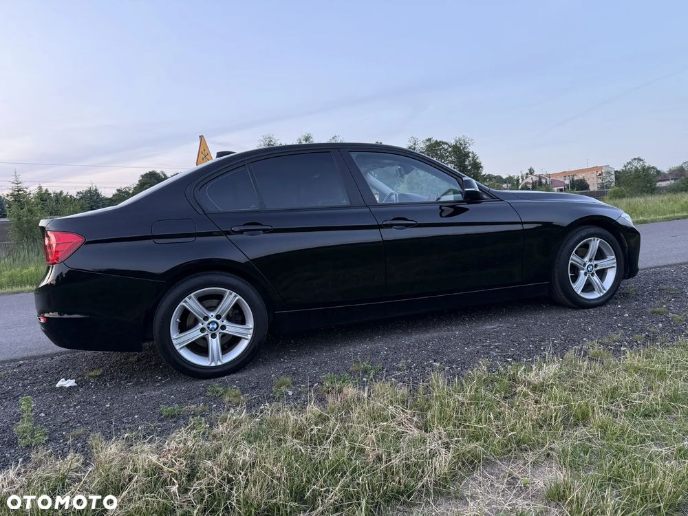 BMW Seria 3 320i - 6