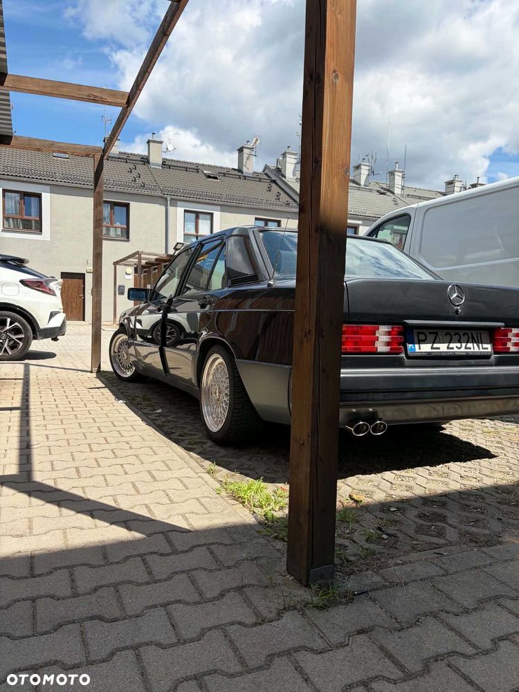 Mercedes-Benz W201 (190) - 4