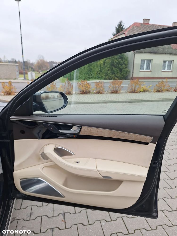 Audi A8 4.2 FSI L Quattro - 17