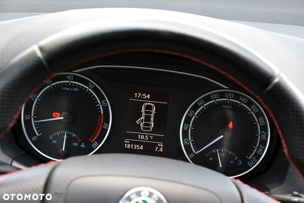 Skoda Octavia 2.0 TSI RS - 29