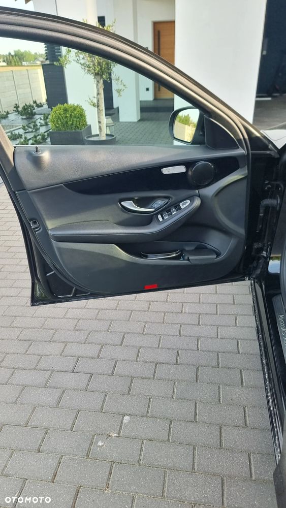 Mercedes-Benz Klasa C 220 d 9G-TRONIC - 30