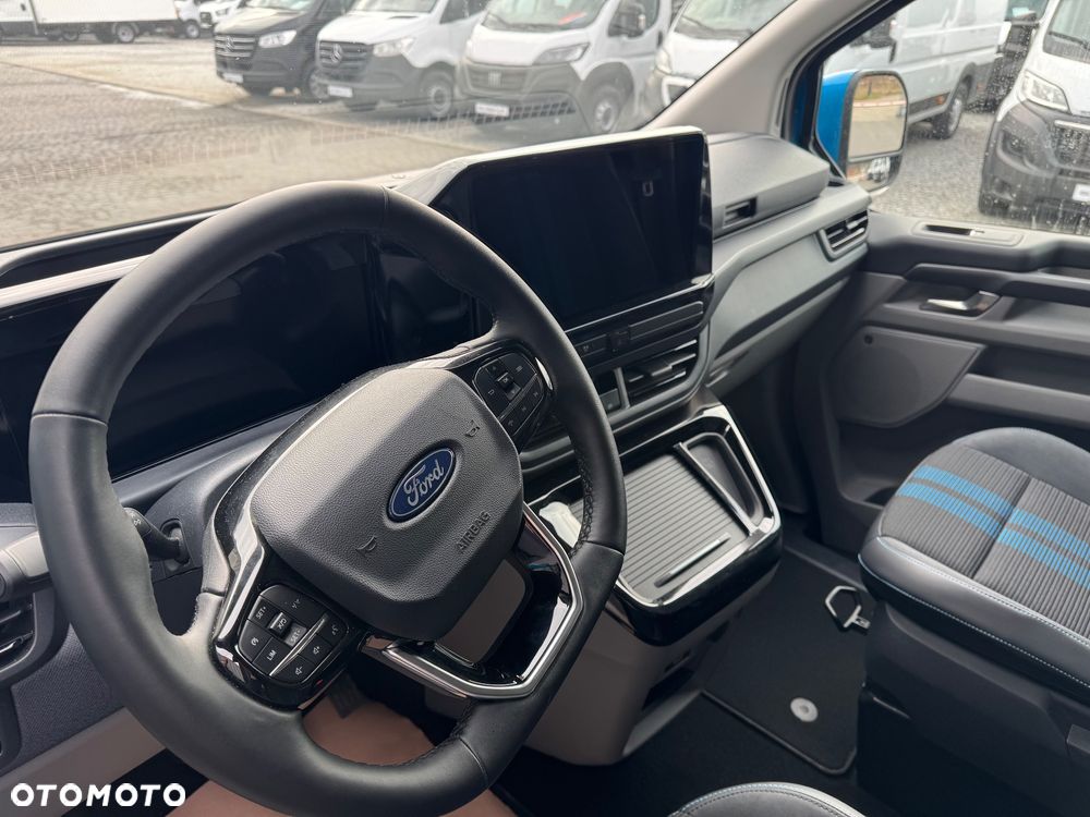 Ford Tourneo Custom - 4