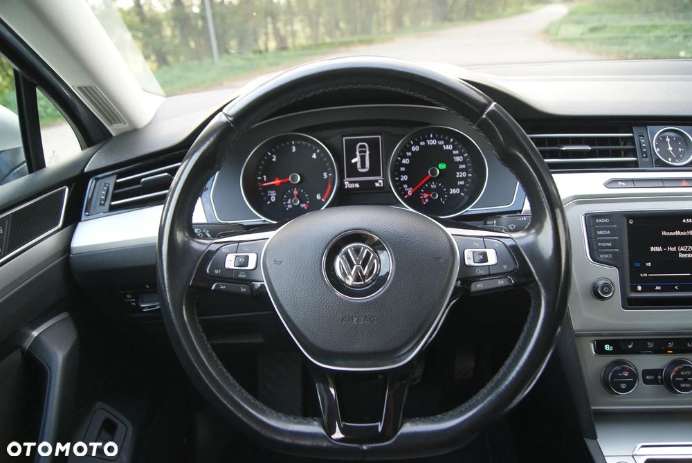 Volkswagen Passat 2.0 TDI SCR DSG Highline - 27
