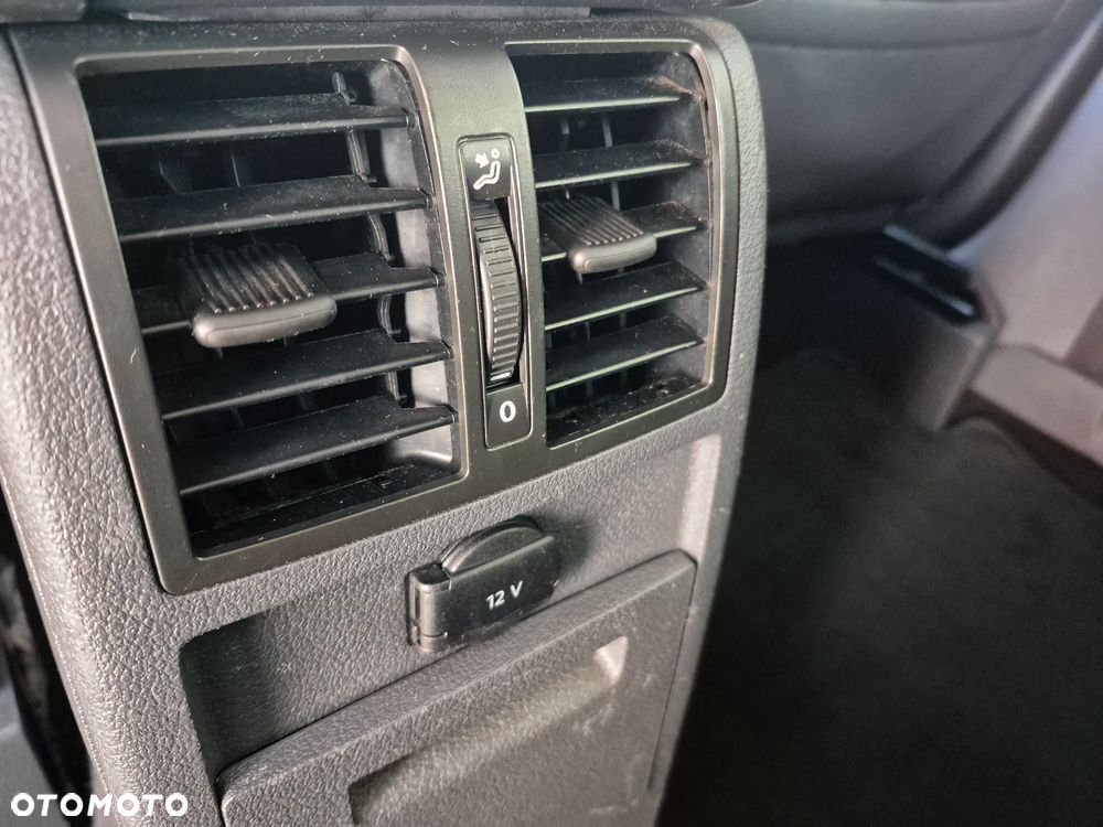 Volkswagen Touran 2.0 TDI DPF BlueMotion Technology DSG Comfortline - 14