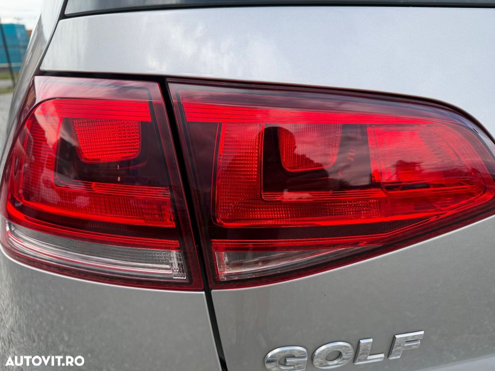 Volkswagen Golf - 25