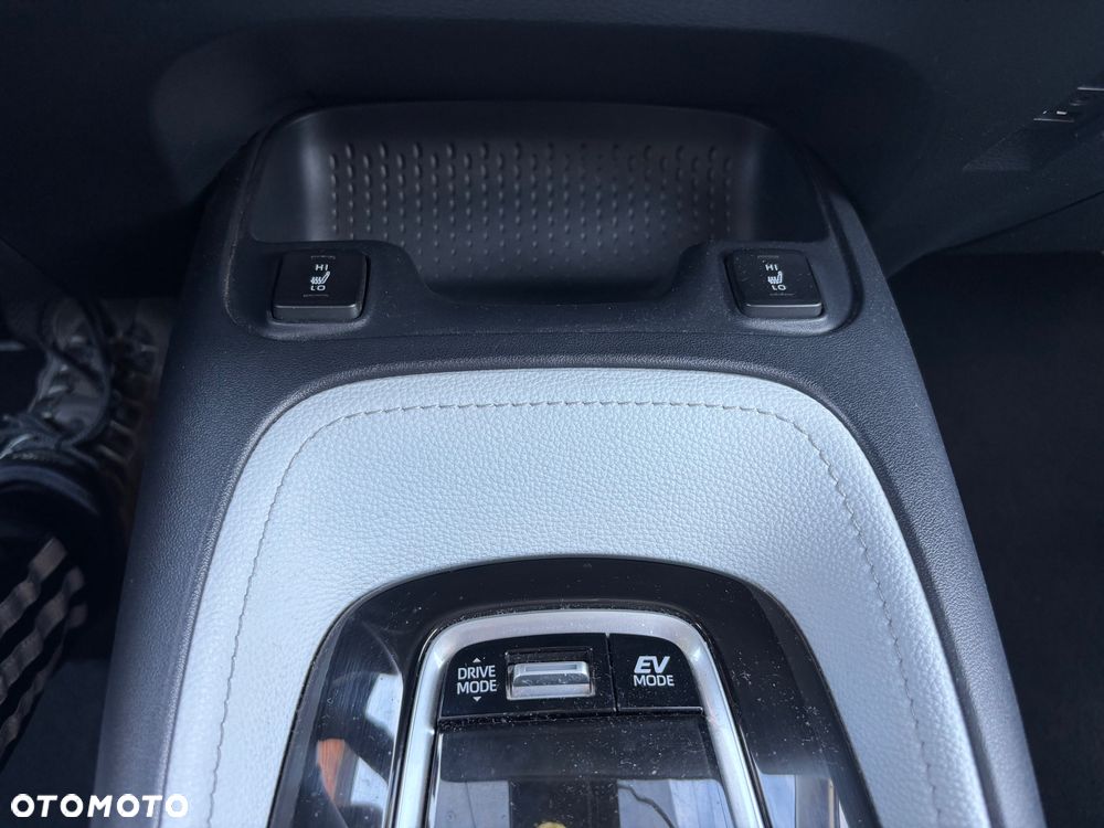 Toyota Corolla 1.8 Hybrid Selection - 18