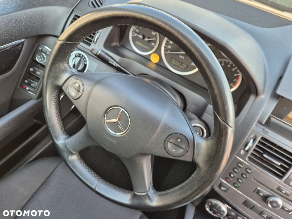 Mercedes-Benz Klasa C 180 Kompressor Automatik BlueEFFICIENCY - 9