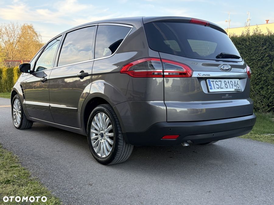 Ford S-Max - 13