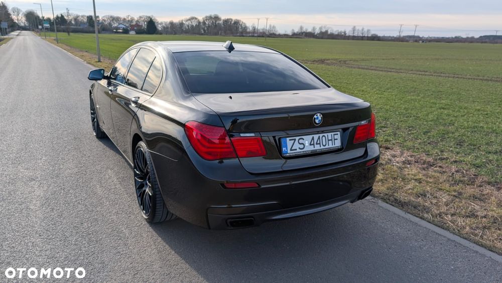 BMW Seria 7 750i xDrive - 5