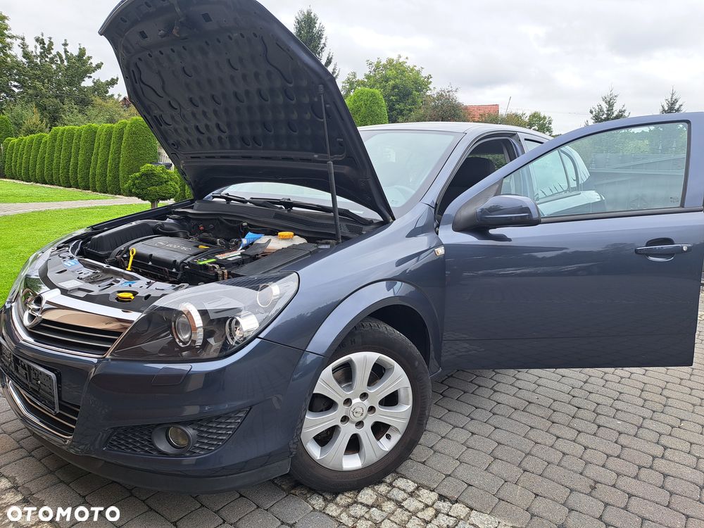 Opel Astra 1.6 Design Edition - 36