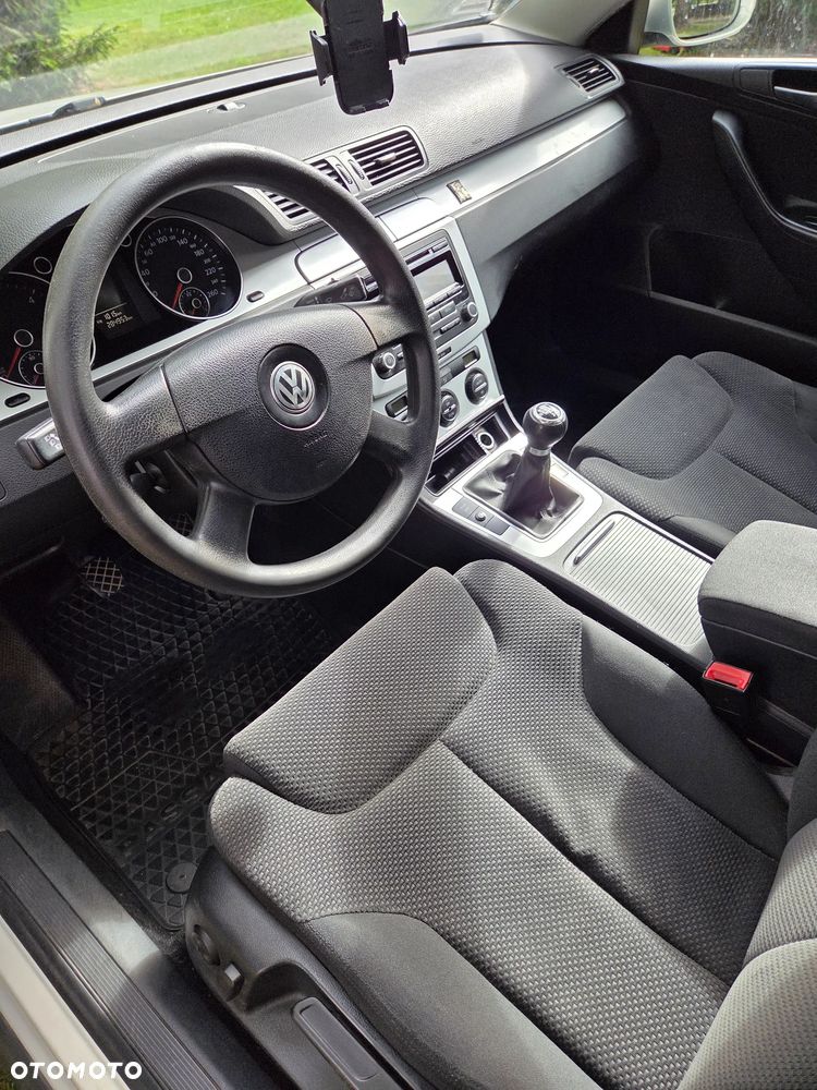 Volkswagen Passat 2.0 TDI Comfortline - 18