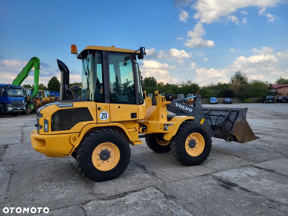 Volvo L 30 G spr z Niemiec 3944 mtg - 3