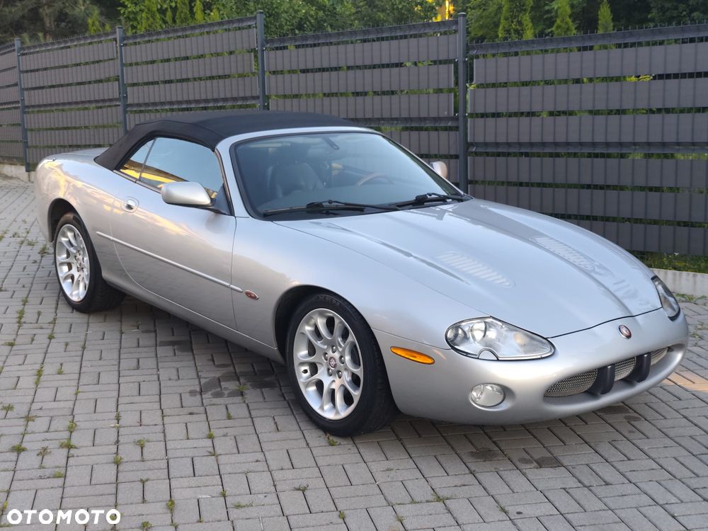 Jaguar XK8 - 6