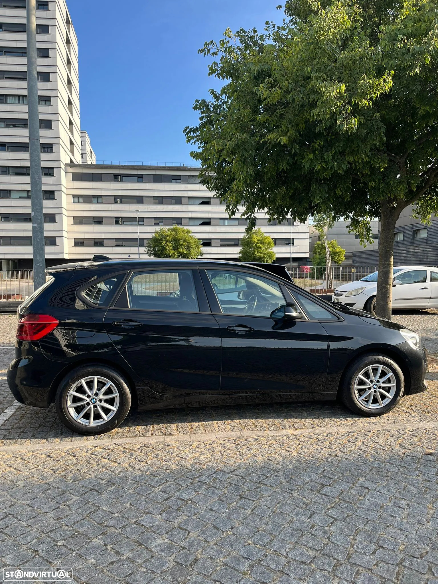 BMW 216 Active Tourer d - 2