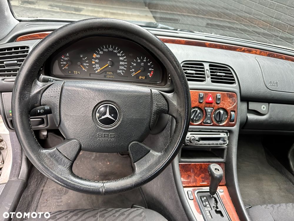 Mercedes-Benz CLK - 15