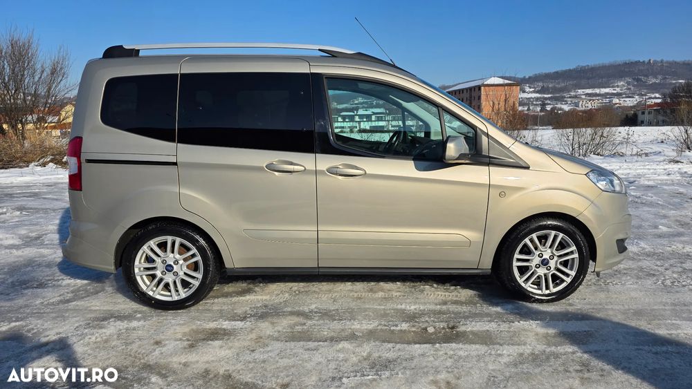 Ford Tourneo Courier 1.0 EcoBoost Titanium - 9