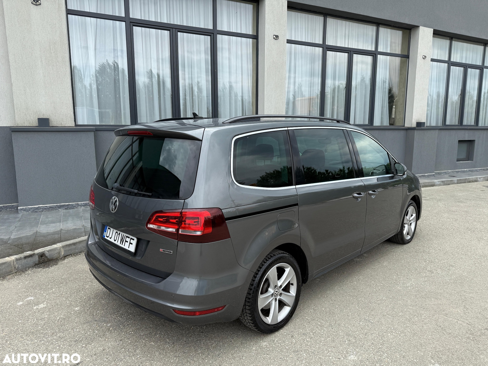 Volkswagen Sharan 2.0 TDI 4MOTION (BlueMotion Technology) Trendline - 4