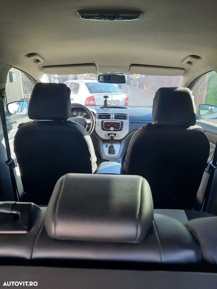 Ford Kuga 2.0 TDCi 4x4 Aut. Titanium - 4